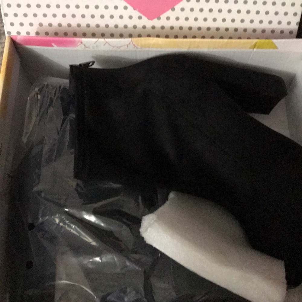 Boots - Picture 2 of 8